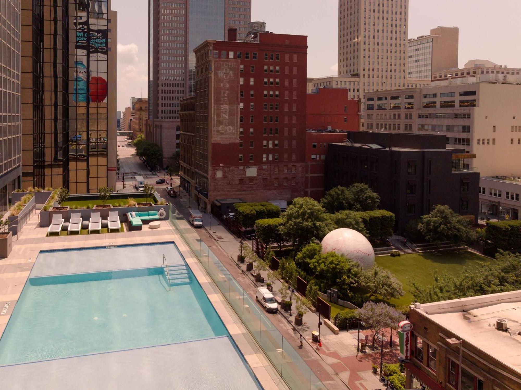 Hilton Garden Inn Downtown Dallas Exterior photo